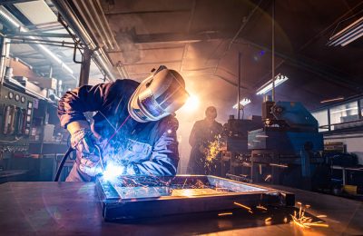 What Do Welders Wear: The Importance of Welding Protective Clothing